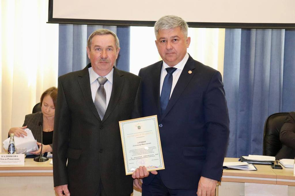 Наладчика оборудования ЗМК наградили почетной грамотой Минсельхоз РФ