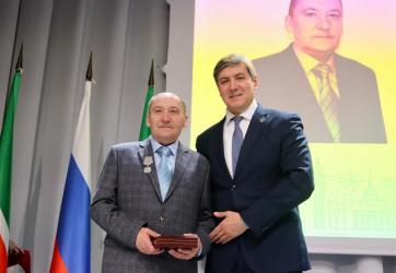 Водителя автоколонны ЗМК наградили государственной наградой Республики Татарстан