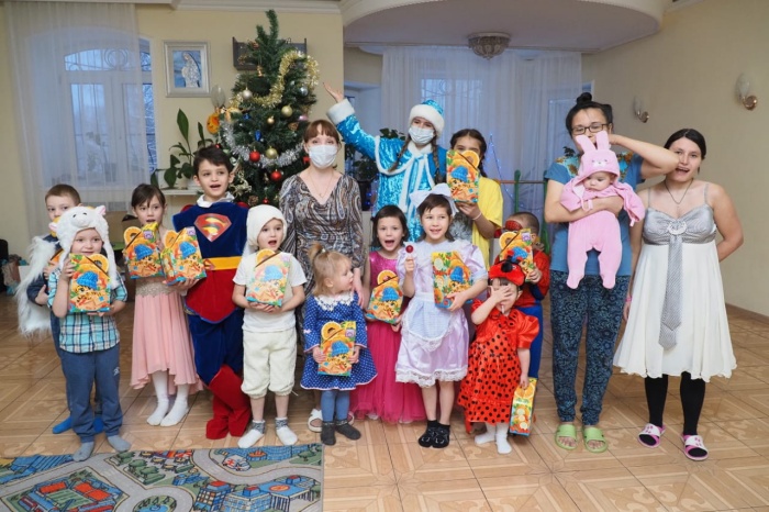 ЗМК подарил новогодний праздник казанскому приюту «Колыбель»