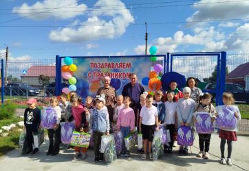 ЗМК собрал в школу первоклассников Чистополя